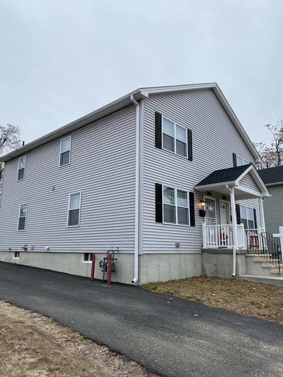 92 Manhattan Street Springfield, MA 01109 - Photo 1 of 22