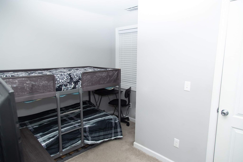92 Manhattan Street Springfield, MA 01109 - Photo 18 of 22