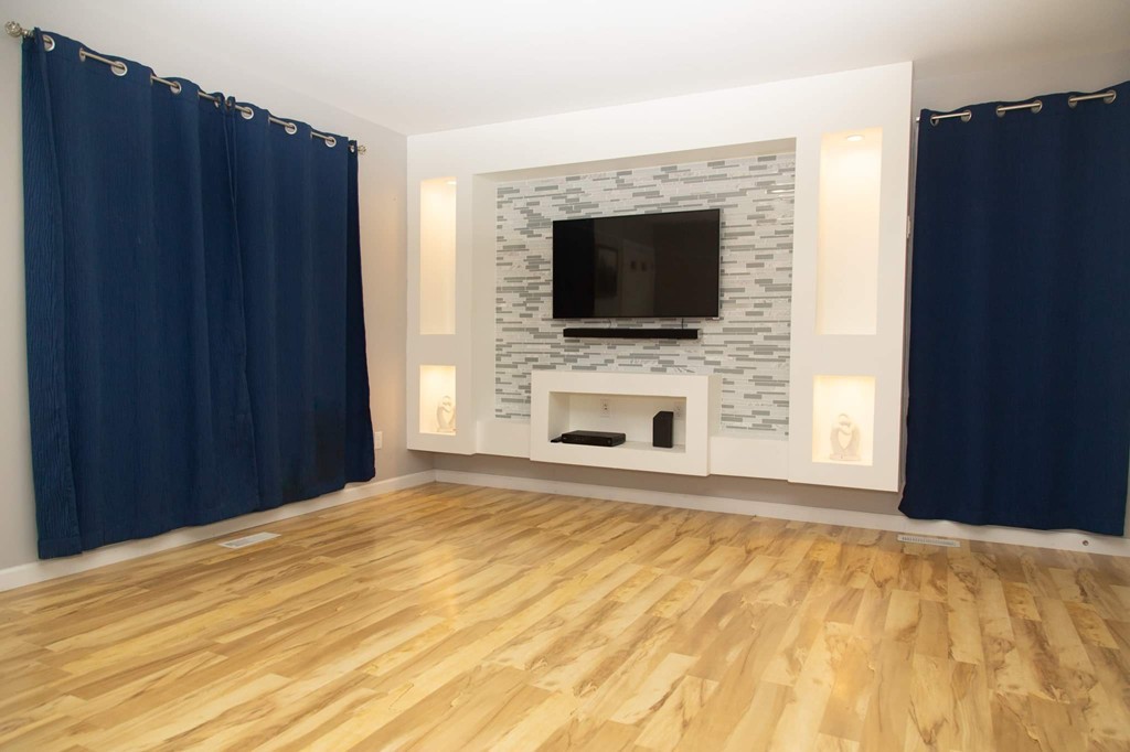 92 Manhattan Street Springfield, MA 01109 - Photo 8 of 22