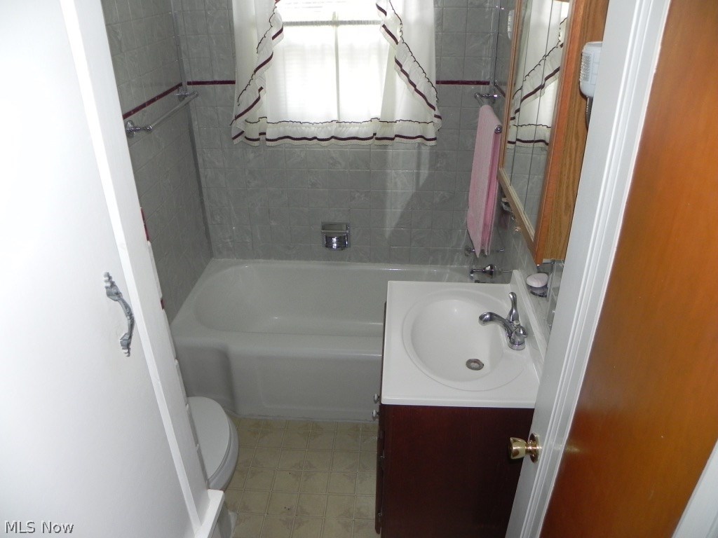 118 Shields Road Youngstown, OH 44512 - Photo 8 of 15 Gallery Image 8