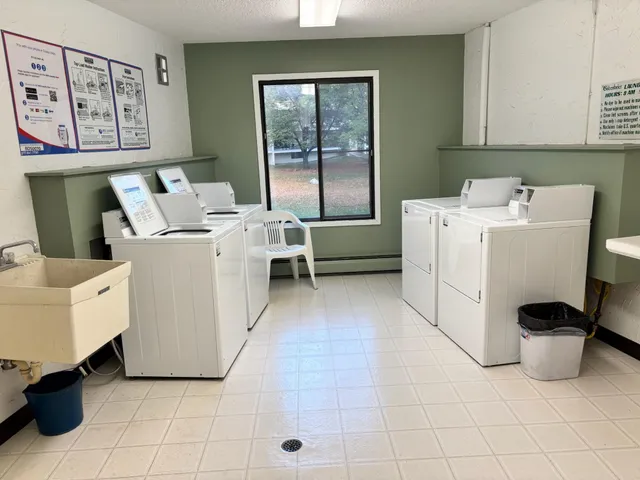 $179,000 | 10511 Cedar Lake Road, Unit 218, Minnetonka, MN 55305