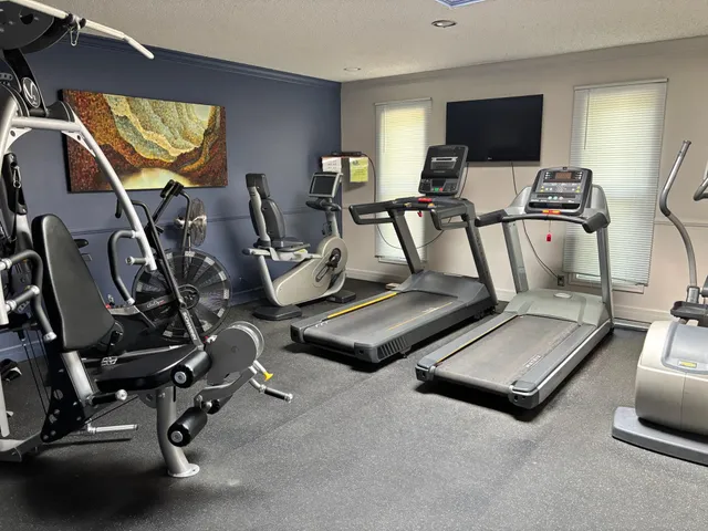 $179,000 | 10511 Cedar Lake Road, Unit 218, Minnetonka, MN 55305