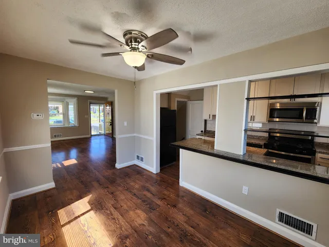 $2,300 | 1925 Ewald Avenue, Baltimore, MD 21222