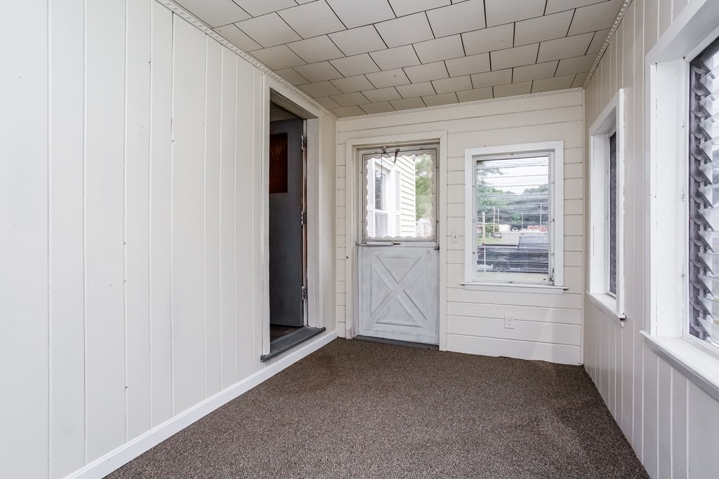 8 Bonneta Circle Chicopee, MA 01020 - Photo 3 of 22