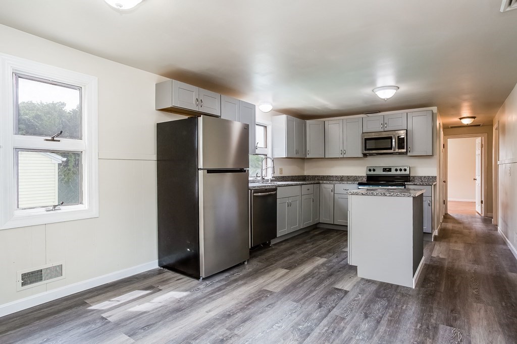 8 Bonneta Circle Chicopee, MA 01020 - Photo 6 of 22