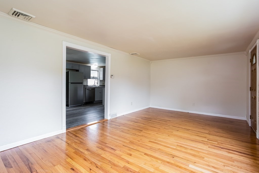 8 Bonneta Circle Chicopee, MA 01020 - Photo 8 of 22