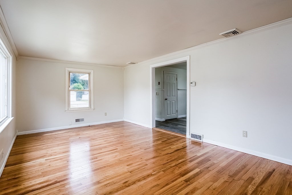 8 Bonneta Circle Chicopee, MA 01020 - Photo 9 of 22