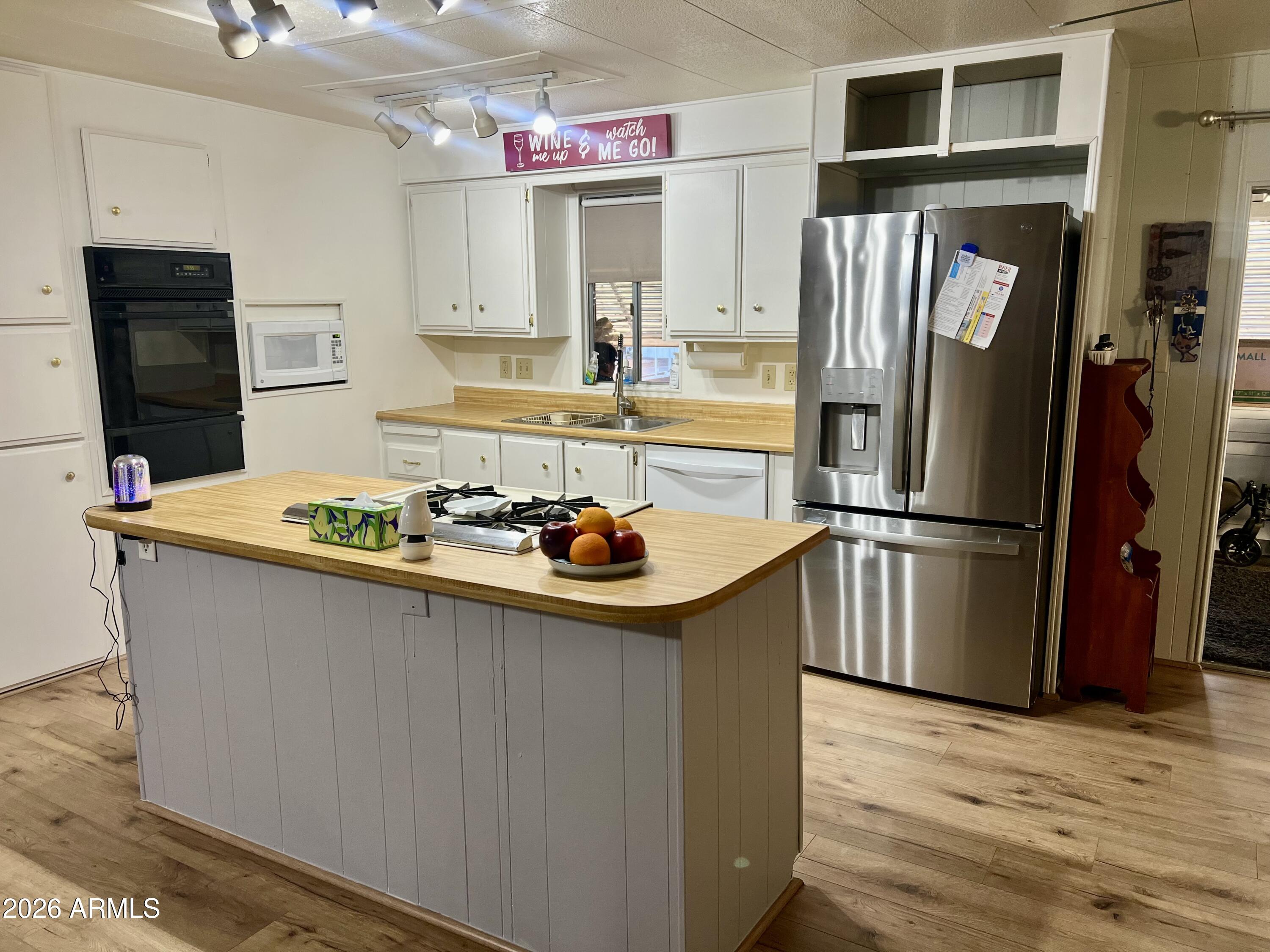 701 South Dobson Road, Unit 448 Mesa, AZ 85202 - Photo 10 of 35 Kitchen