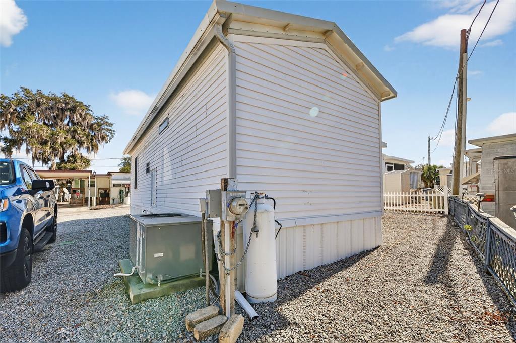 38237 Oriole Way Leesburg, FL 34788 - Photo 3 of 25 a view of a house with a patio