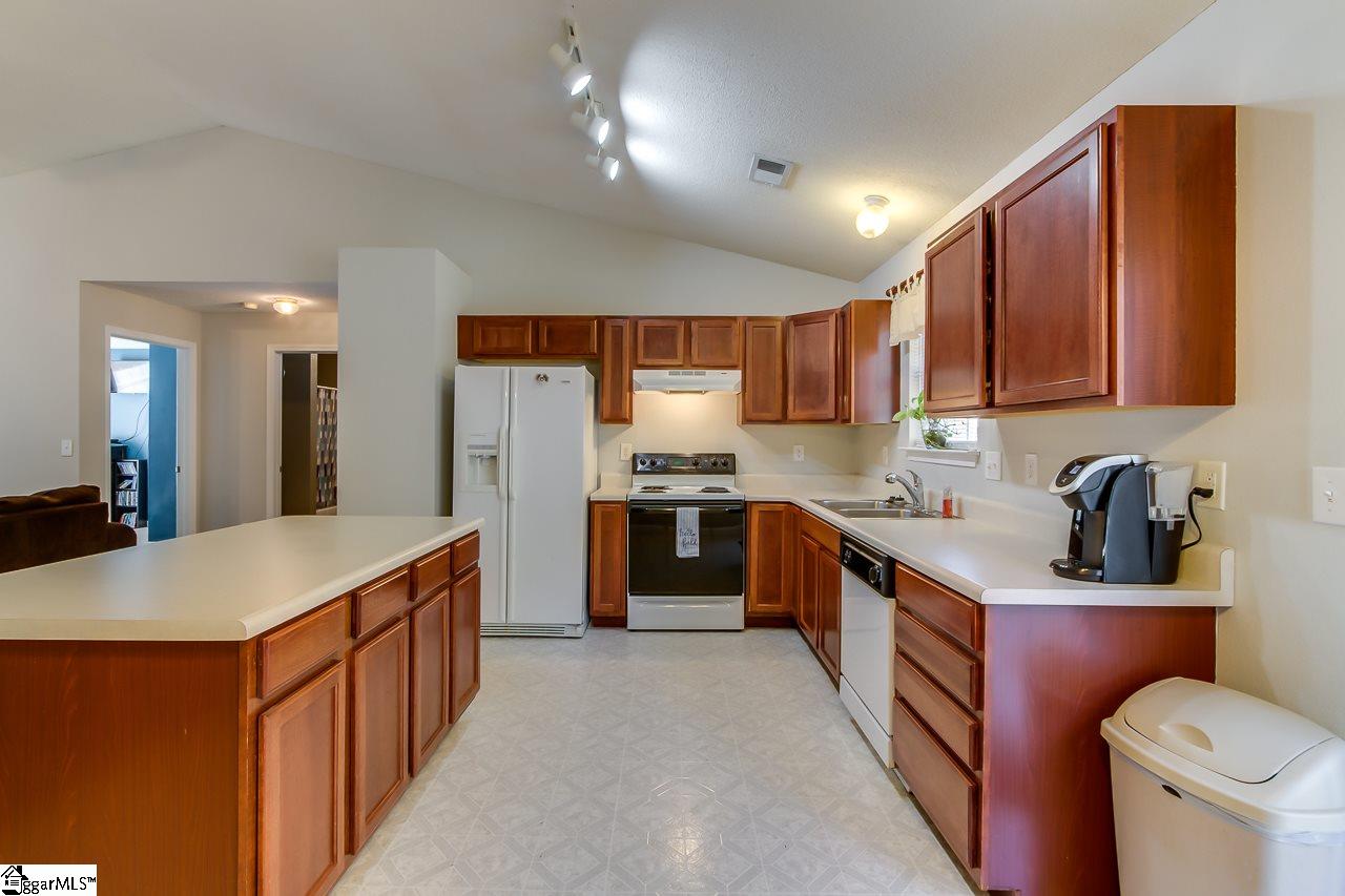 449 Pleasant Green Drive Inman, SC 29349 - Photo 11 of 26