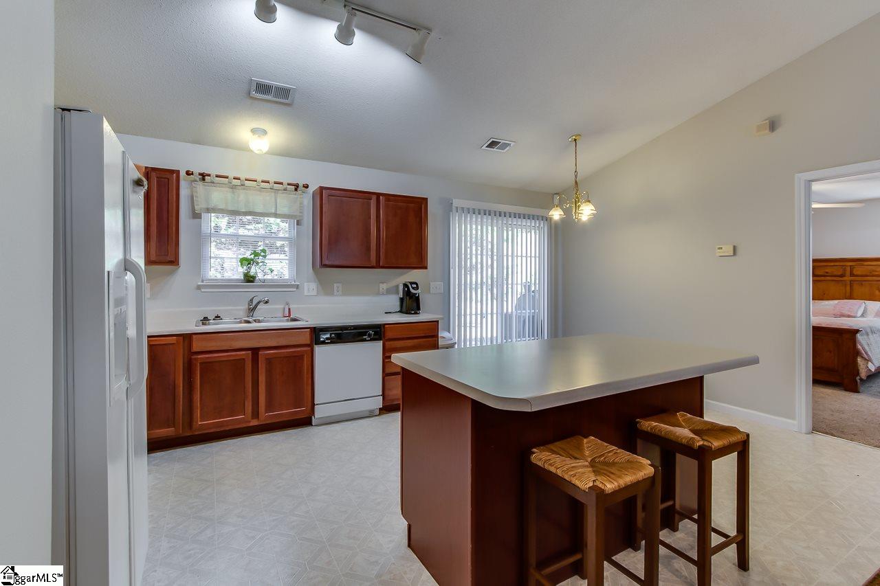 449 Pleasant Green Drive Inman, SC 29349 - Photo 10 of 26
