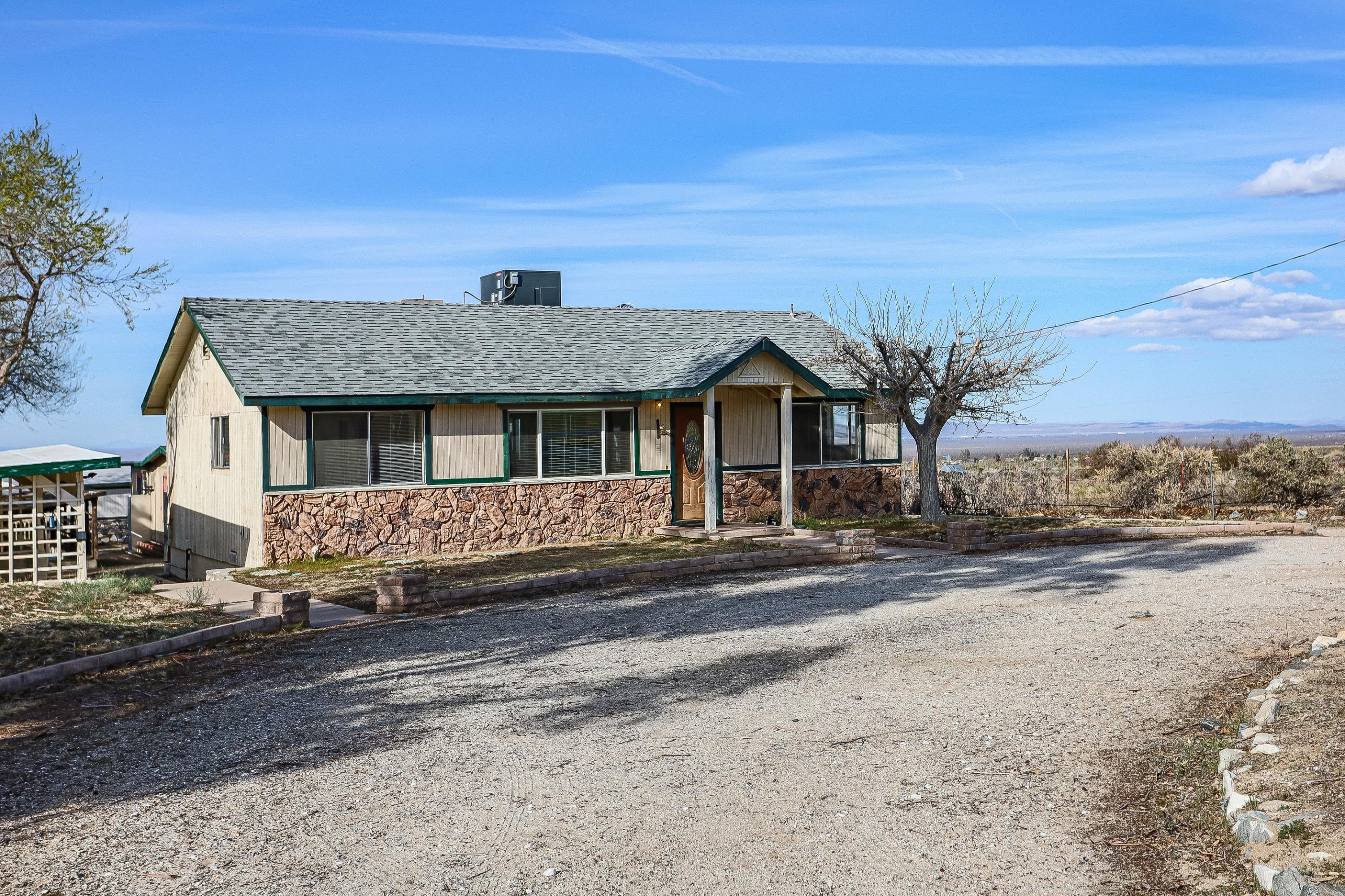 21265 Fort Tejon Road Llano, CA 93544 - Photo 3 of 47 IMG_6016_MLS