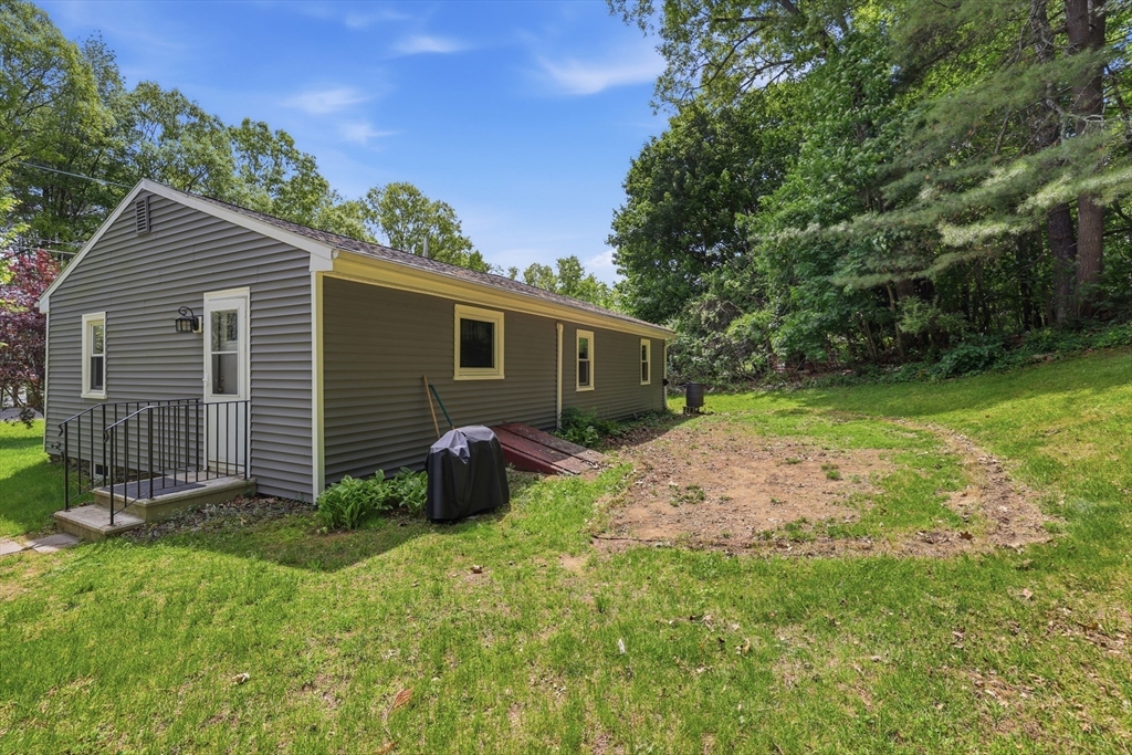 20 Jamieson Road Sturbridge, MA 01566 - Photo 4 of 28