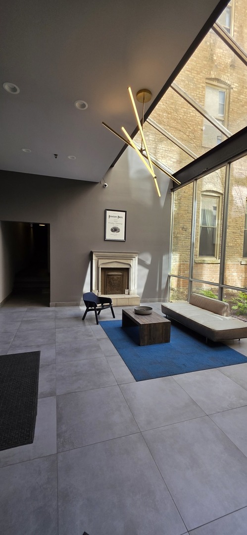 525 North Halsted Street, Unit 600 Chicago, IL 60642 - Photo 4 of 39