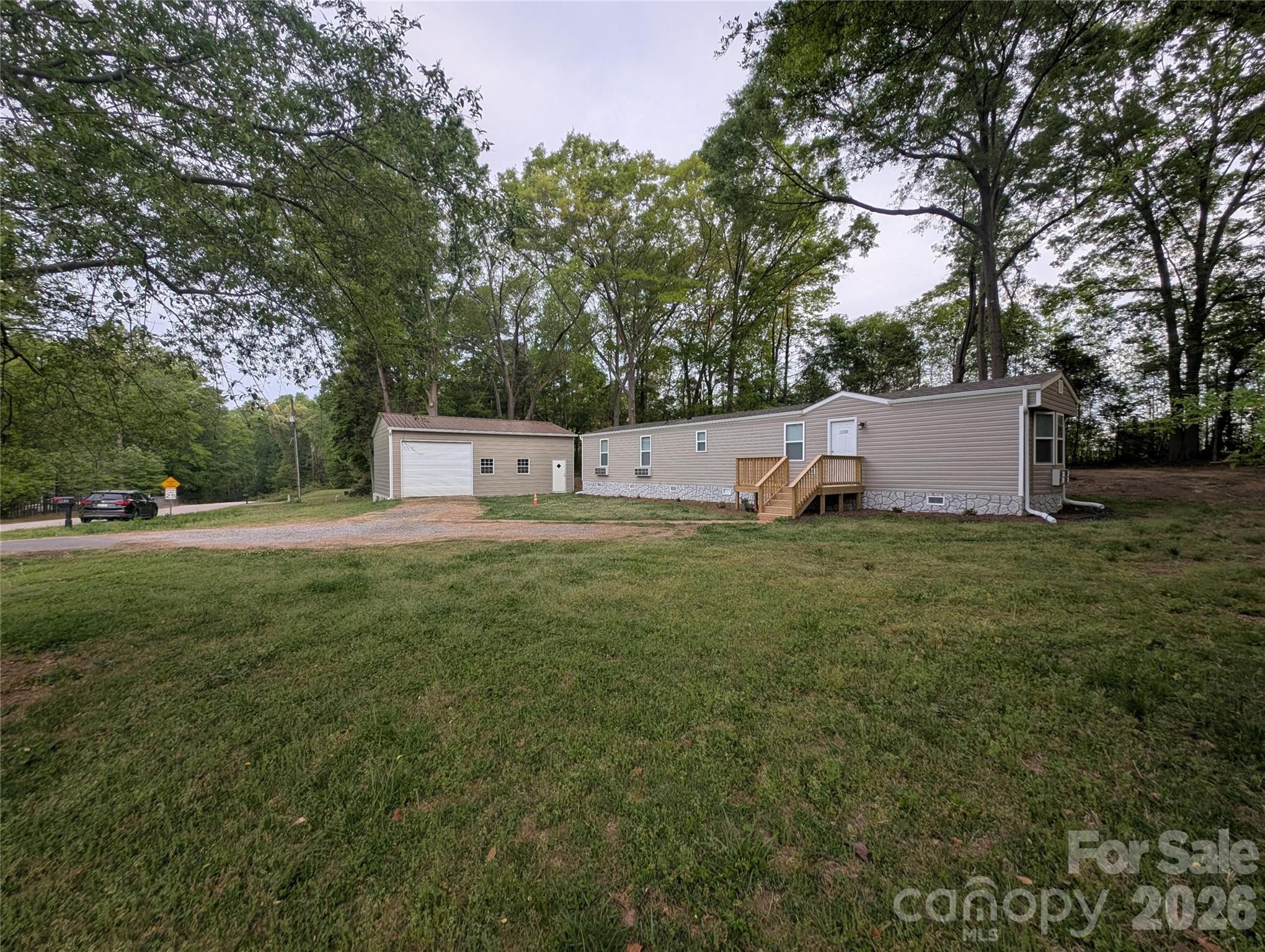 1220 Woodridge Road Clover, SC 29710 - Photo 2 of 20