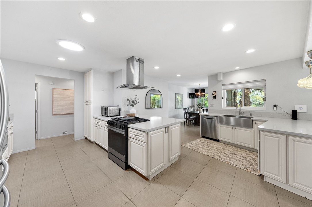 1773 Ivy Road Oceanside, CA 92054 - Photo 25 of 53