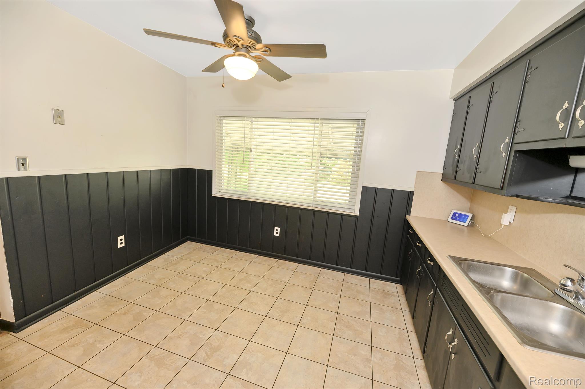 17202 Inkster Road Redford, MI 48240 - Photo 14 of 24