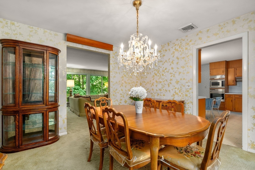 26 Arrowhead Road Weston, MA 02493 - Photo 7 of 28