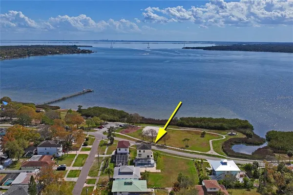 $849,000 | 402 Shore Drive West, Oldsmar, FL 34677