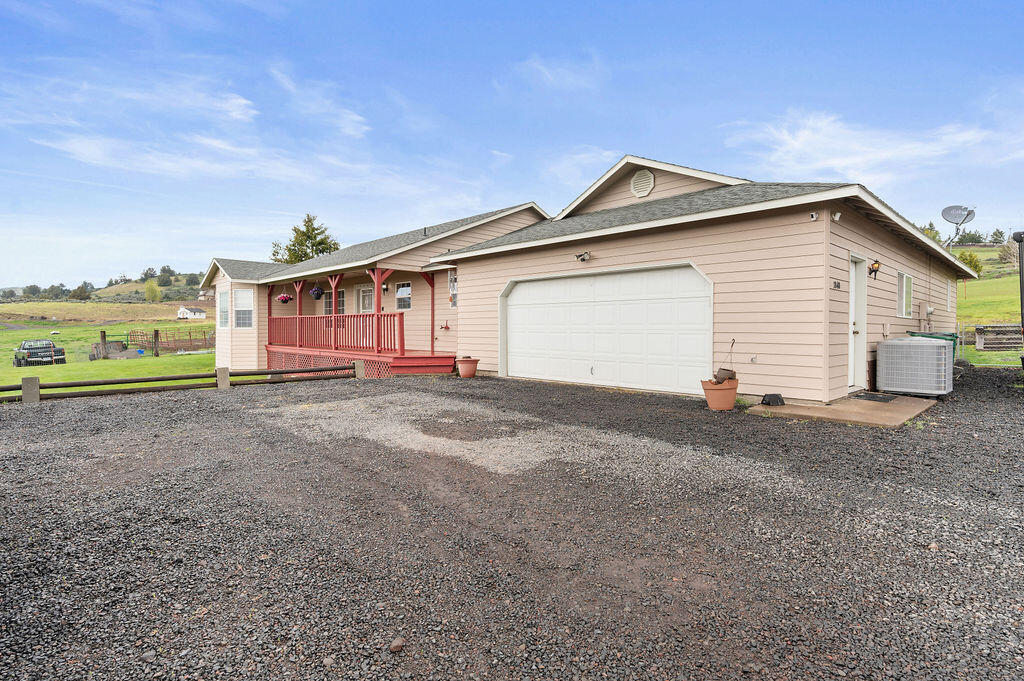1840 Old Fort Road Klamath Falls, OR 97601 - Photo 30 of 49 DSC_9223