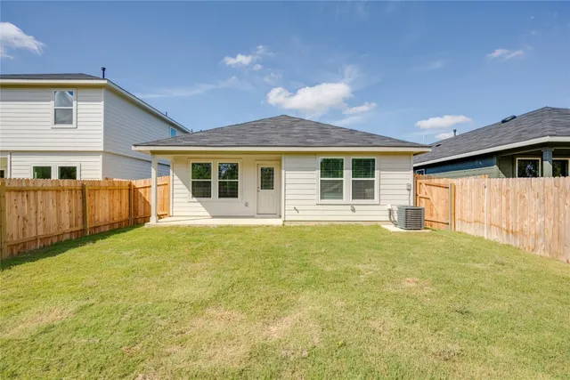 $1,750 | 113 Langston Street, Maxwell, TX 78656