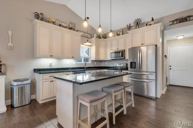 $600,000 | 178 Gladshire Lane, Warrenton, MO 63383