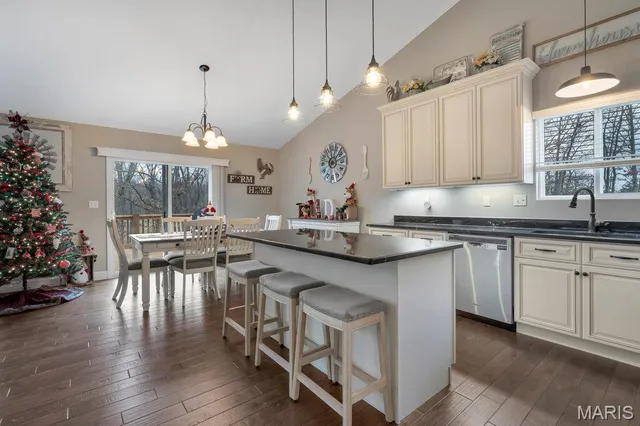 $600,000 | 178 Gladshire Lane, Warrenton, MO 63383