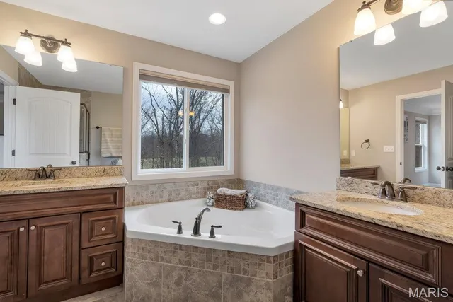 $600,000 | 178 Gladshire Lane, Warrenton, MO 63383