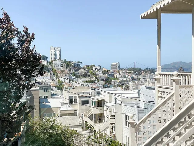 a picture of city view