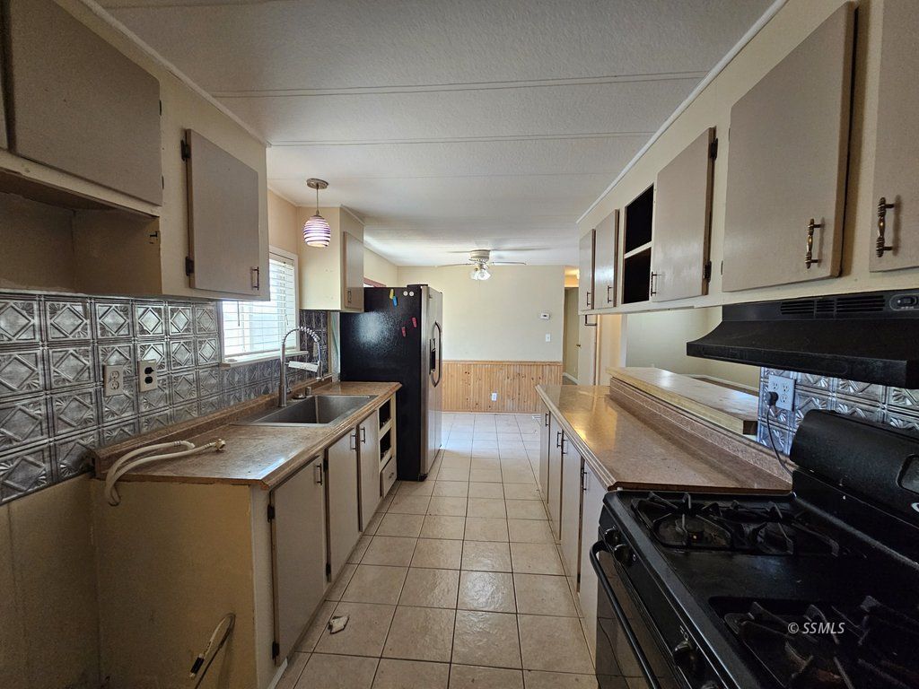 1540 North Mercury Street Ridgecrest, CA 93555 - Photo 14 of 33