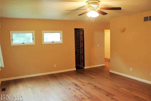 17462 Parnell Road Dewitt, IL 61735 - Photo 13 of 32