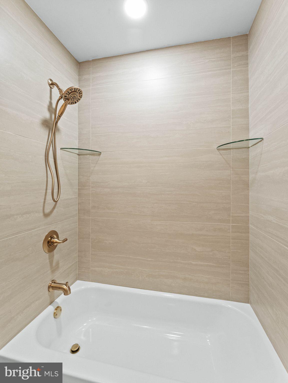 148 Lincoln Road Wenonah, NJ 08090 - Photo 22 of 40 a bathroom with a bathtub