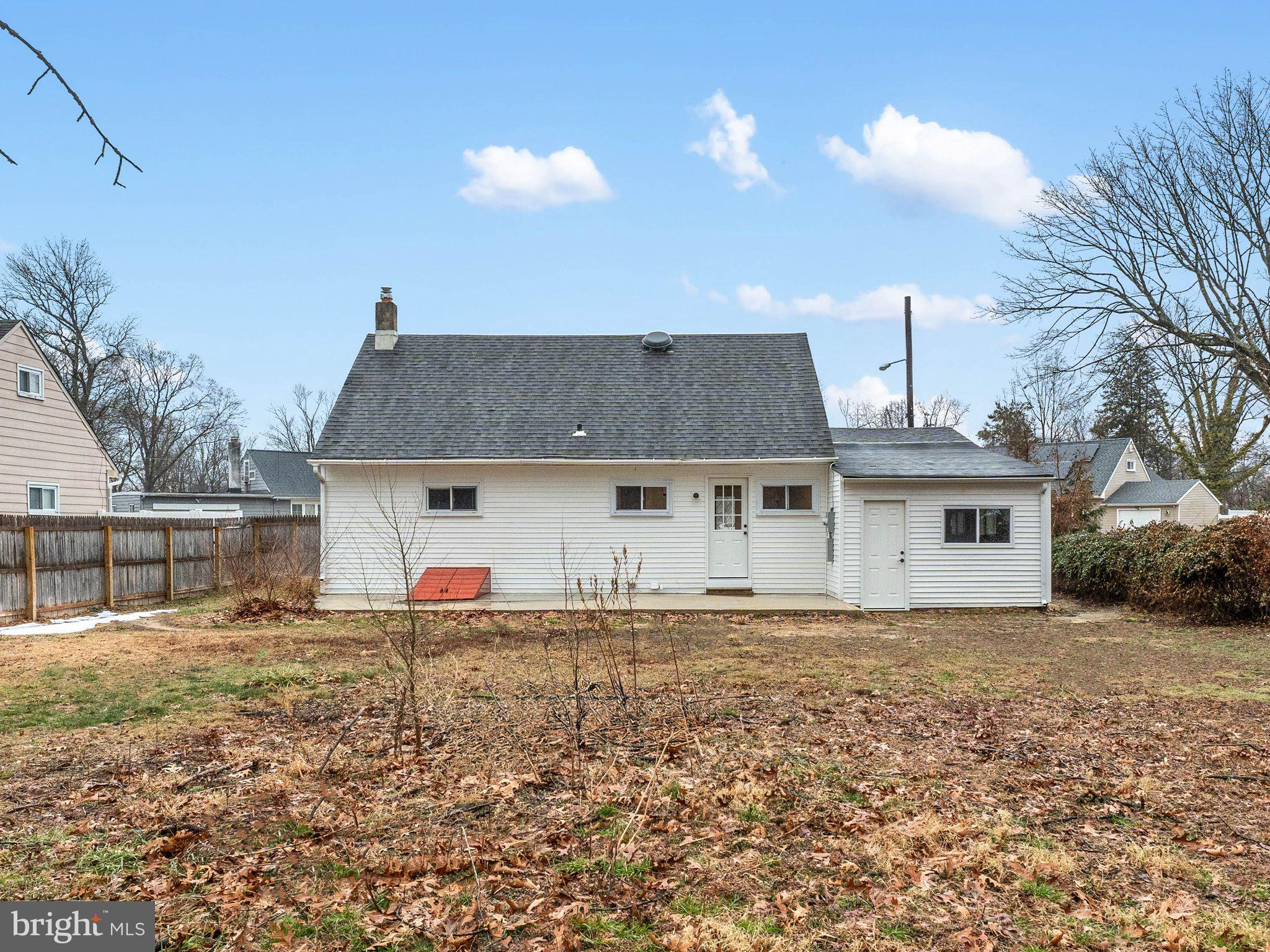 148 Lincoln Road Wenonah, NJ 08090 - Photo 29 of 40 a front view of a house with a yard