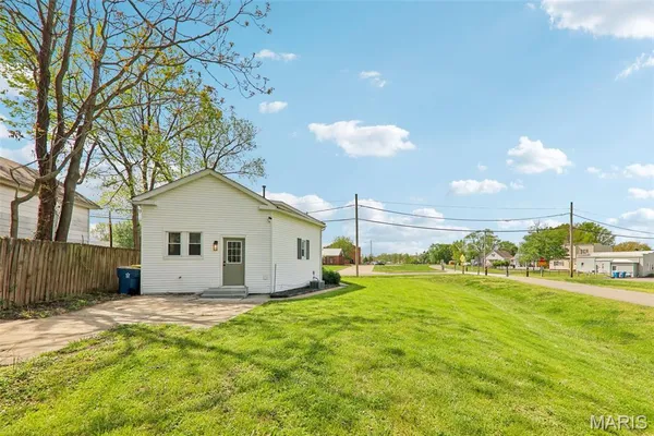 $170,000 | 421 Wolf Street, Edwardsville, IL 62025