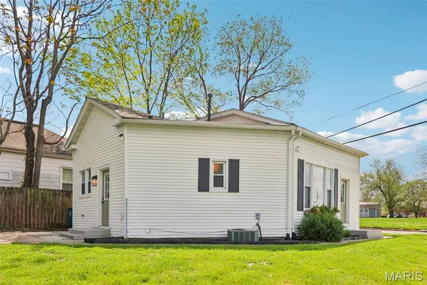 $170,000 | 421 Wolf Street, Edwardsville, IL 62025