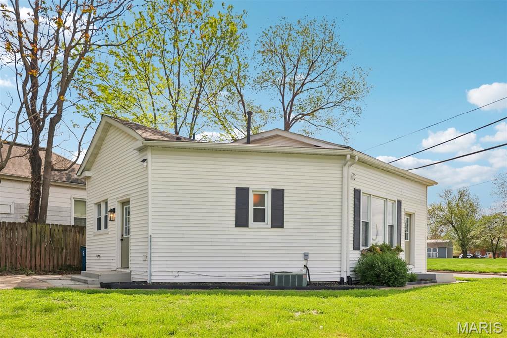 421 Wolf Street Edwardsville, IL 62025 - Photo 20 of 31