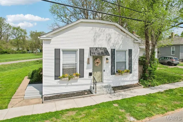 $170,000 | 421 Wolf Street, Edwardsville, IL 62025