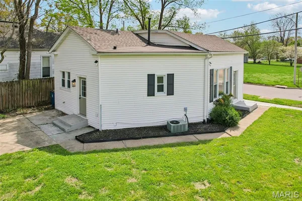 $170,000 | 421 Wolf Street, Edwardsville, IL 62025