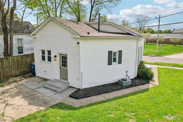 $170,000 | 421 Wolf Street, Edwardsville, IL 62025
