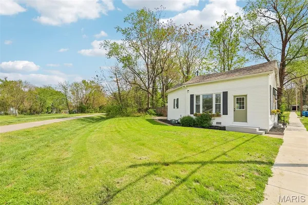 $170,000 | 421 Wolf Street, Edwardsville, IL 62025