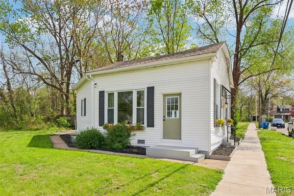 $170,000 | 421 Wolf Street, Edwardsville, IL 62025