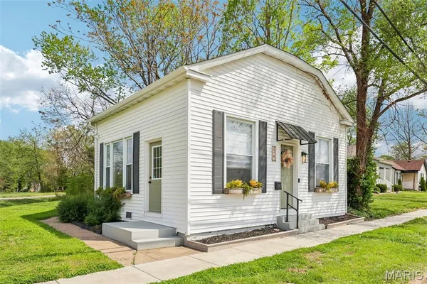 $170,000 | 421 Wolf Street, Edwardsville, IL 62025