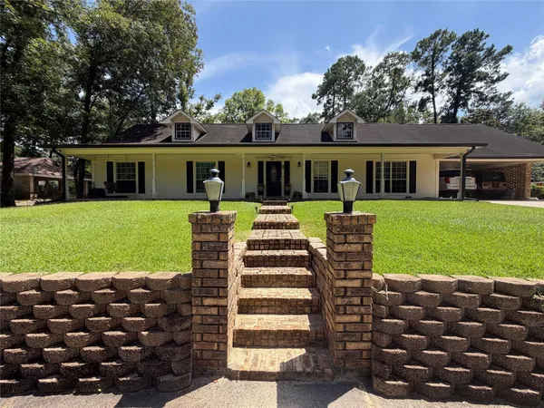 $318,900 | 936 Hunterwood Drive, Jasper, TX 75951