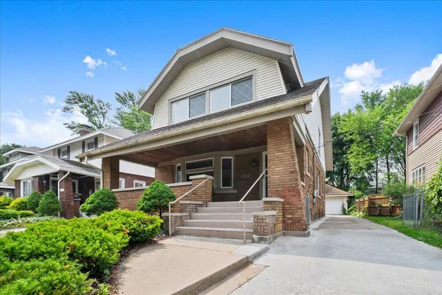 $349,900 | 1122 Martin Luther King Junior Street Southeast, Grand Rapids, MI 49507