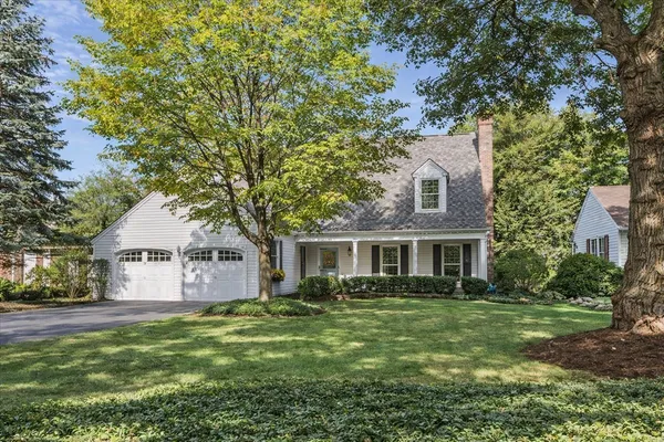 $949,000 | 460 West Hillside Avenue, Barrington, IL 60010