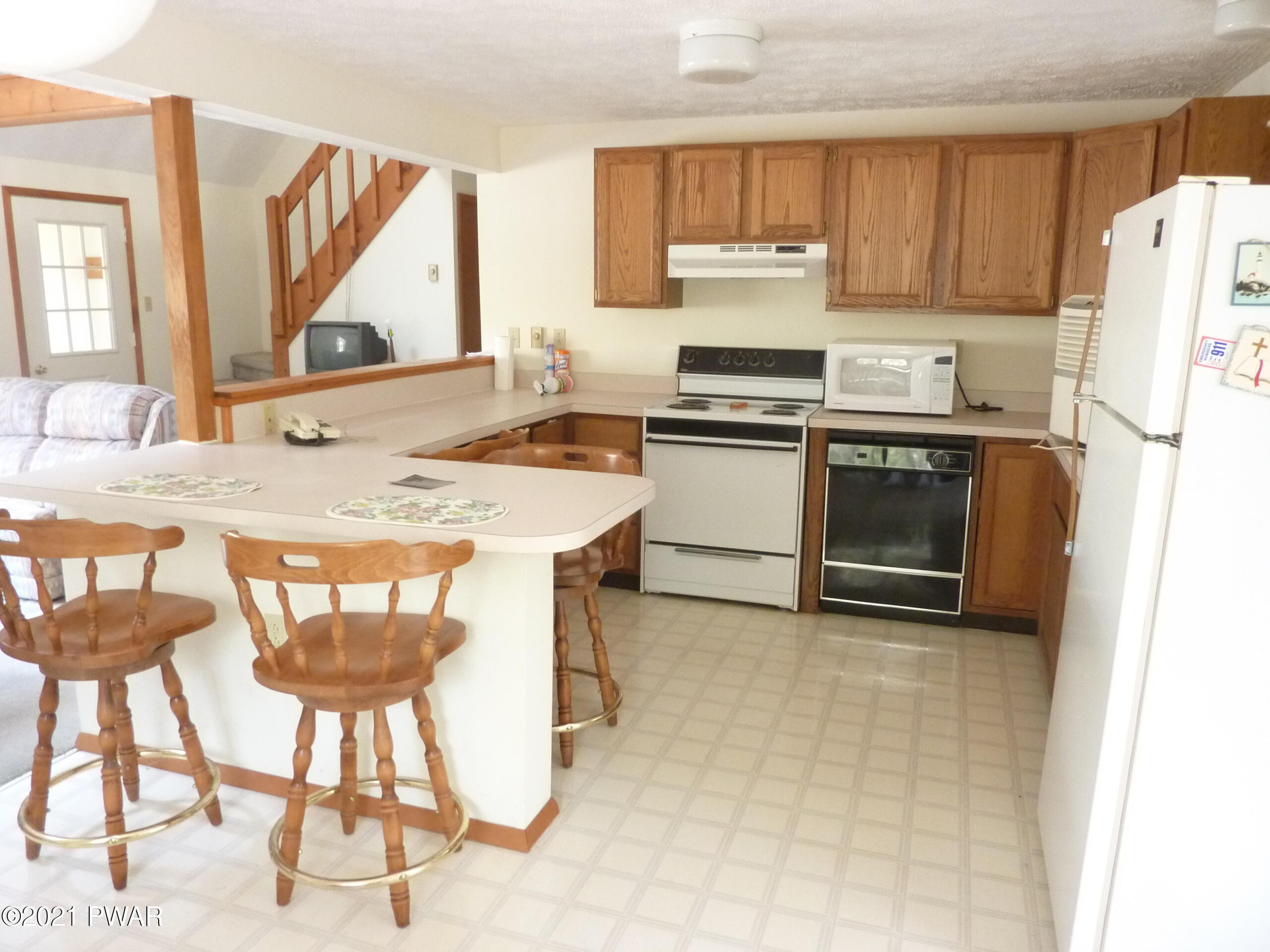 51 Cygnus Road Lake Ariel, PA 18436 - Photo 2 of 17 kitchen