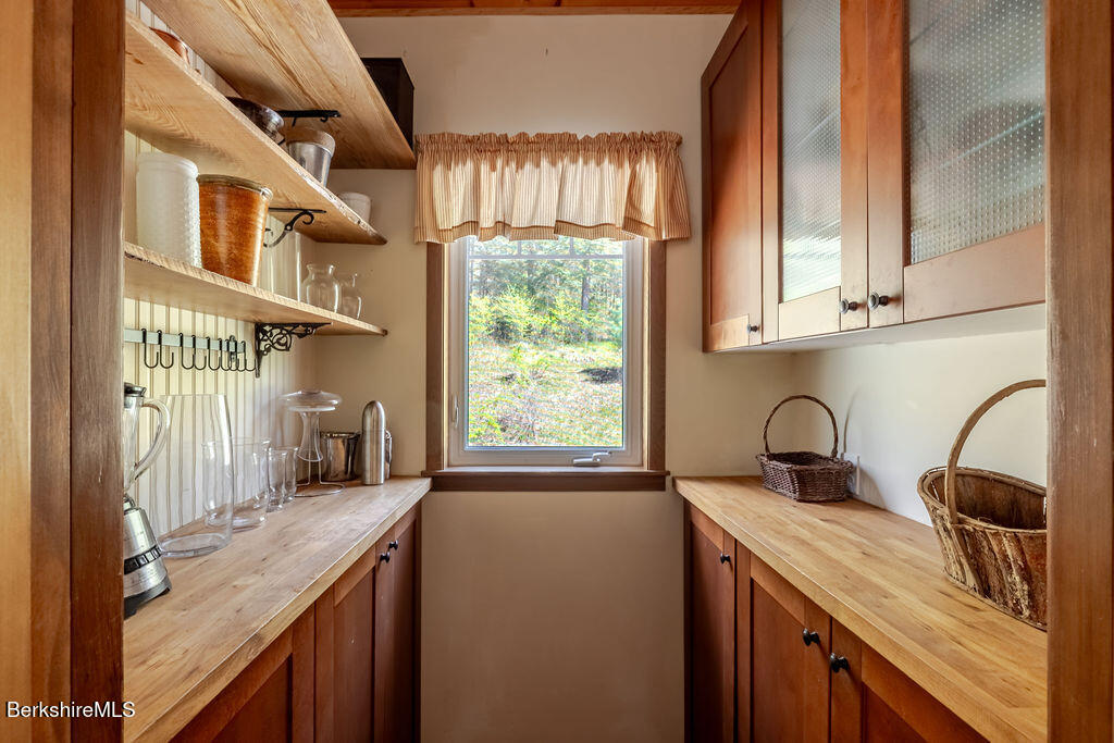 142 Rote Hill Road Sheffield, MA 01257 - Photo 11 of 40 KItchen Pantry