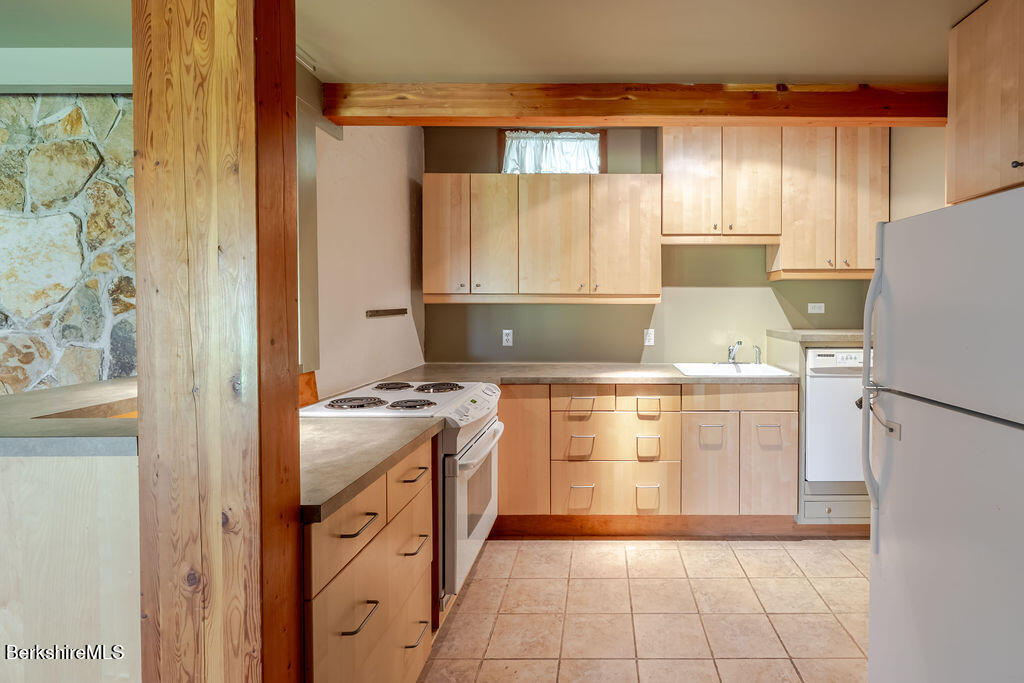 142 Rote Hill Road Sheffield, MA 01257 - Photo 30 of 40 Lower Level Kitchen