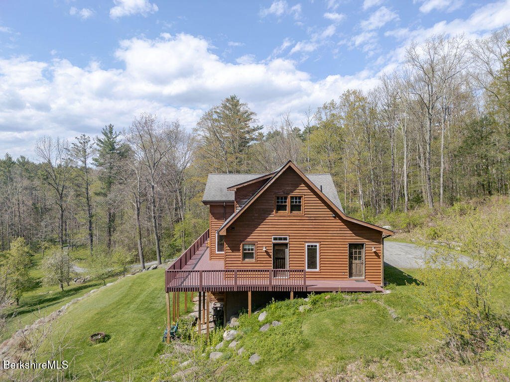 142 Rote Hill Road Sheffield, MA 01257 - Photo 5 of 40 Side View