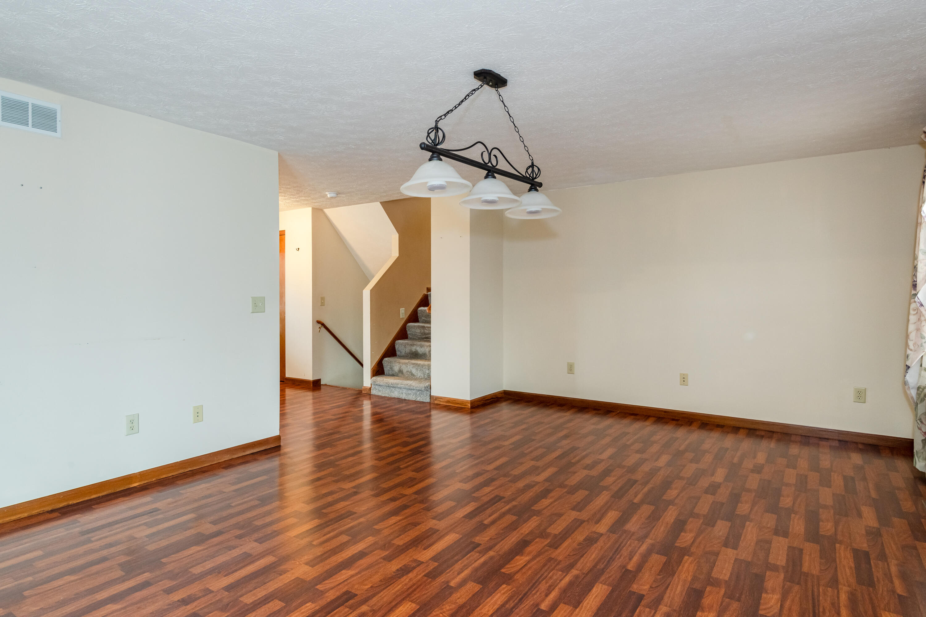 929 North Tecumseh Road Springfield, OH 45504 - Photo 5 of 55
